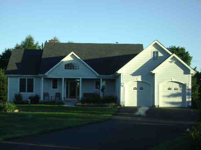 Building photograph for 387 MAIN ST N